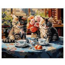 Два полосатых кота и чайный сервиз