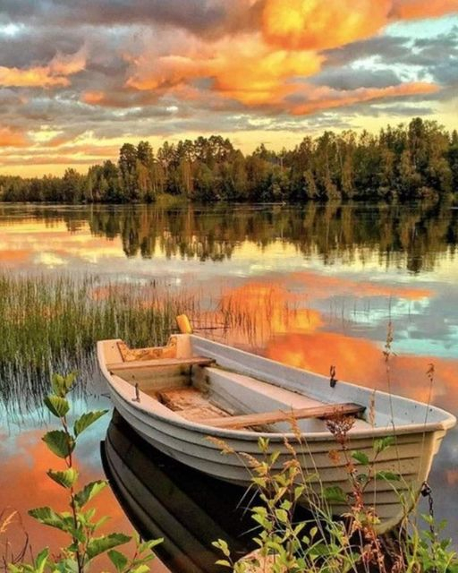 Алмазная мозаика 40x50 Лодка на реке под красочным небом