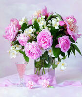 Без бренда «Нежный букетик с розами и настойка» в Стерлитамаке