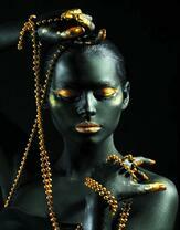 Без бренда «Девушка в черно-золотом макияже» в Стерлитамаке в интернет-магазине  Без бренда «Девушка в черно-золотом макияже» в Стерлитамаке